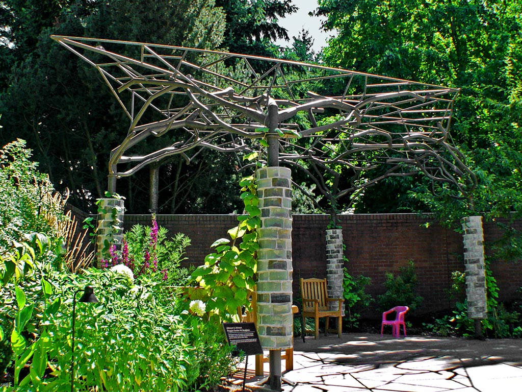 Shadow Pergola for growing hops
