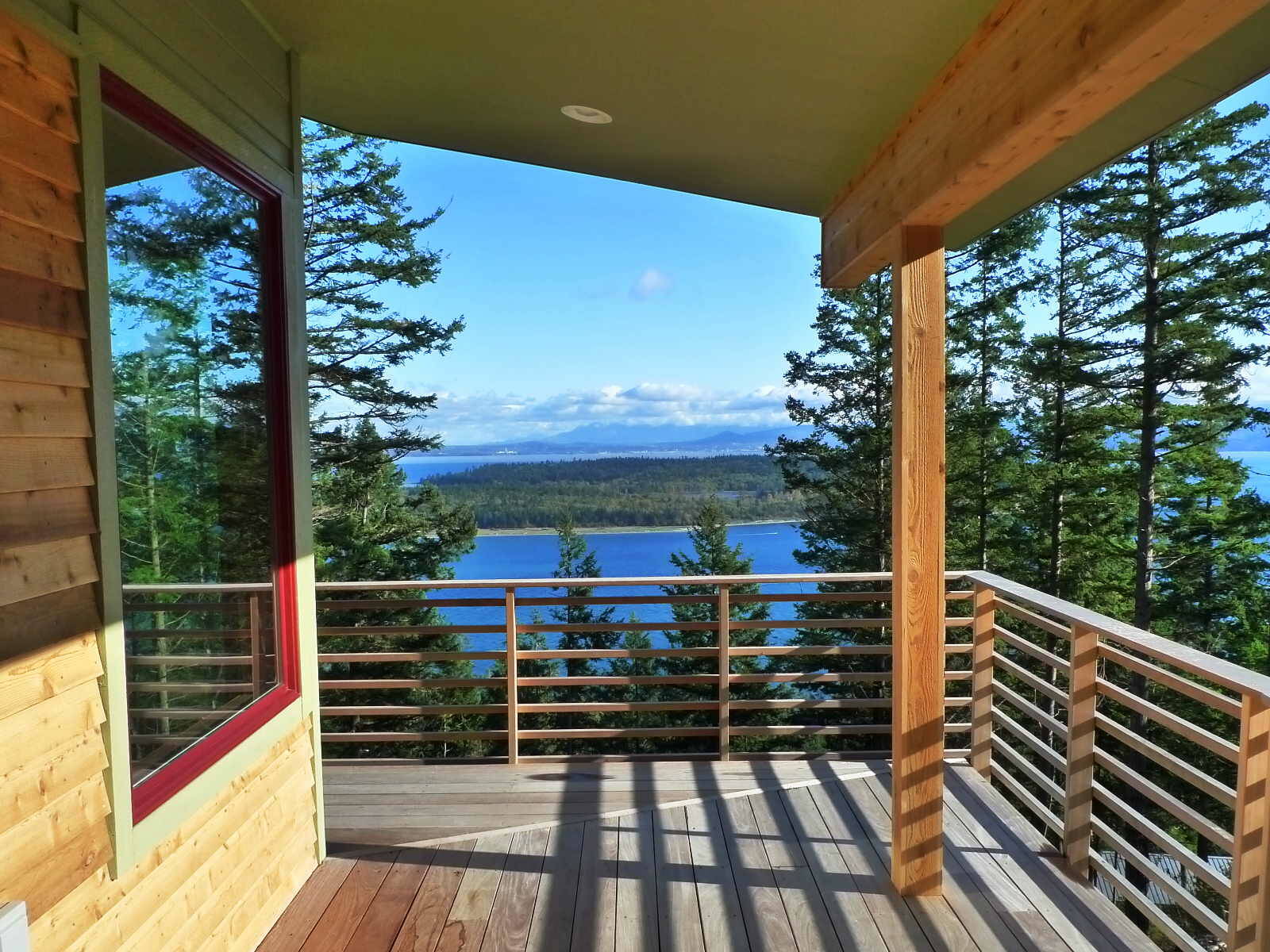 1000sf House- covered deck