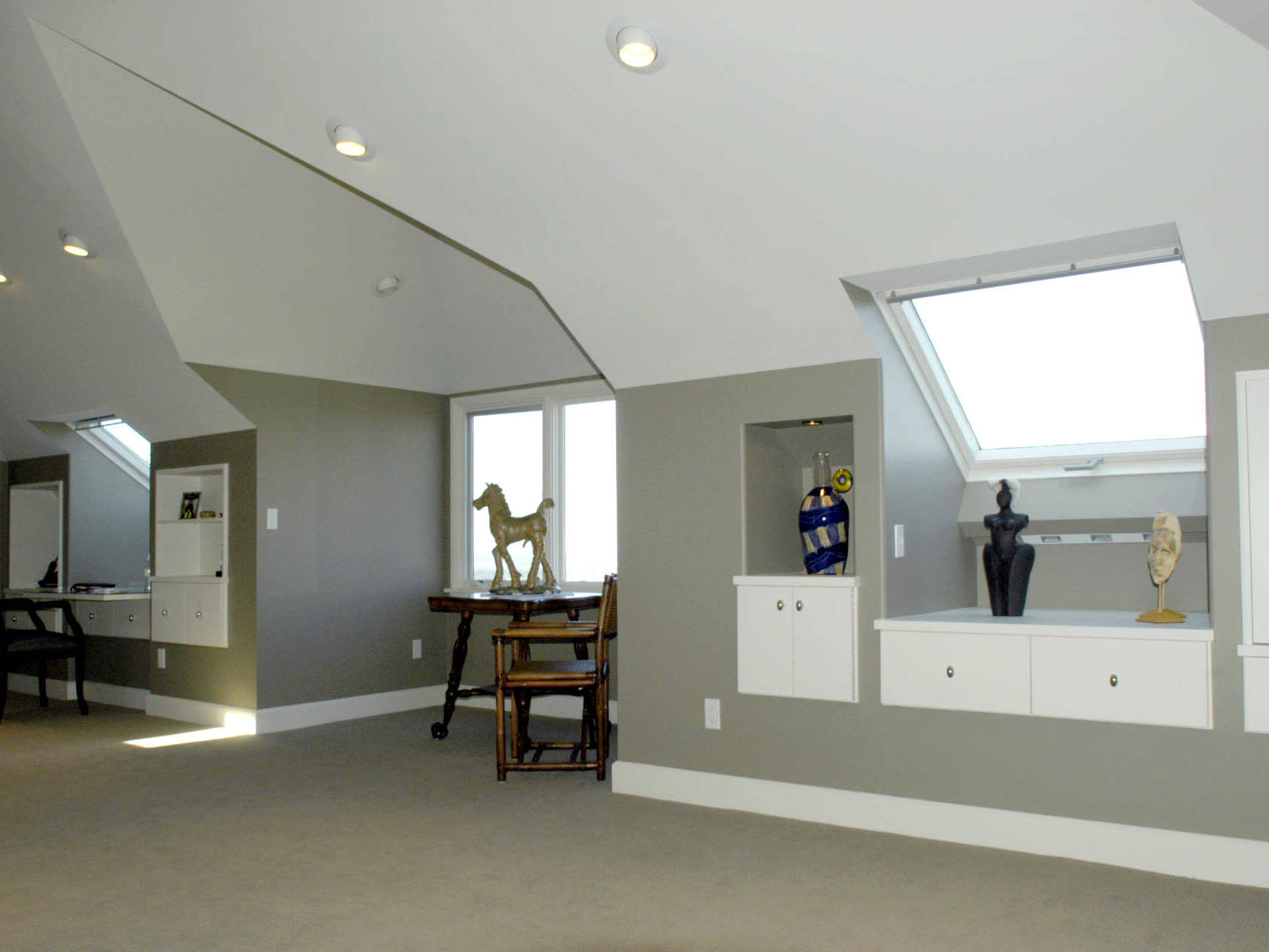 Vaulted Open office / guest room